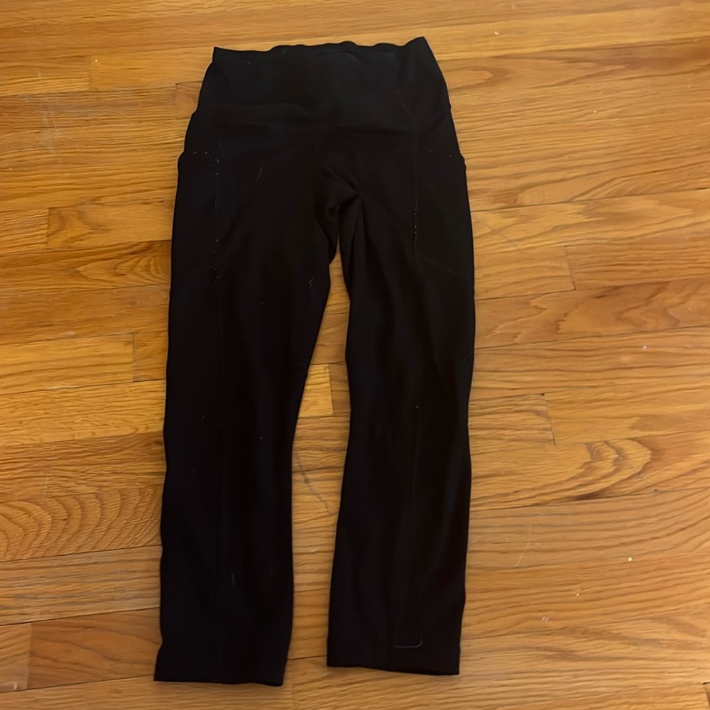 black leggings with side pockets